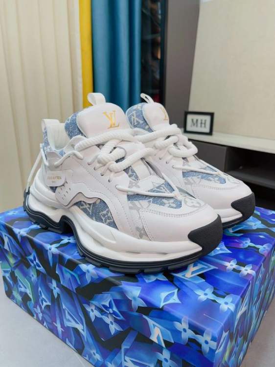 Picture of Louis Vuitton Shoes _SKULVsz38-44mnf061817177